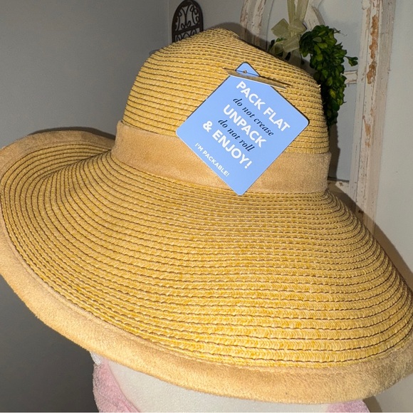 Chic Tan Wide-Brim Hat main image 9